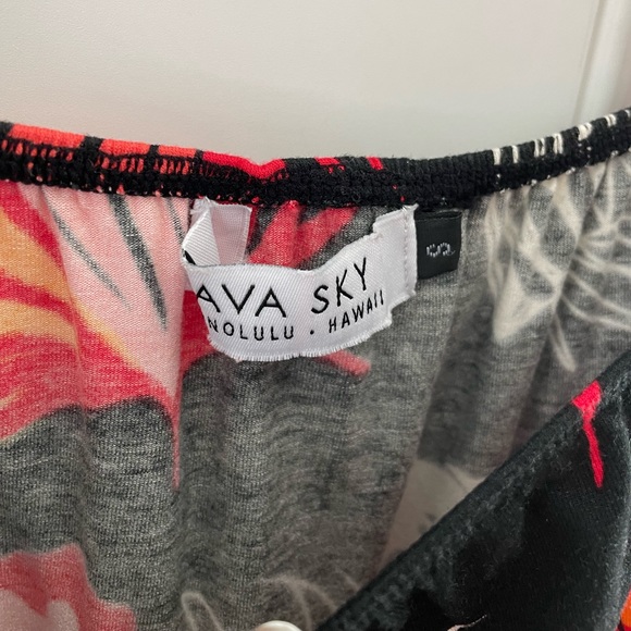 🎈SOLD🎈Ava Sky Top Brooklyn - Picture 3 of 5